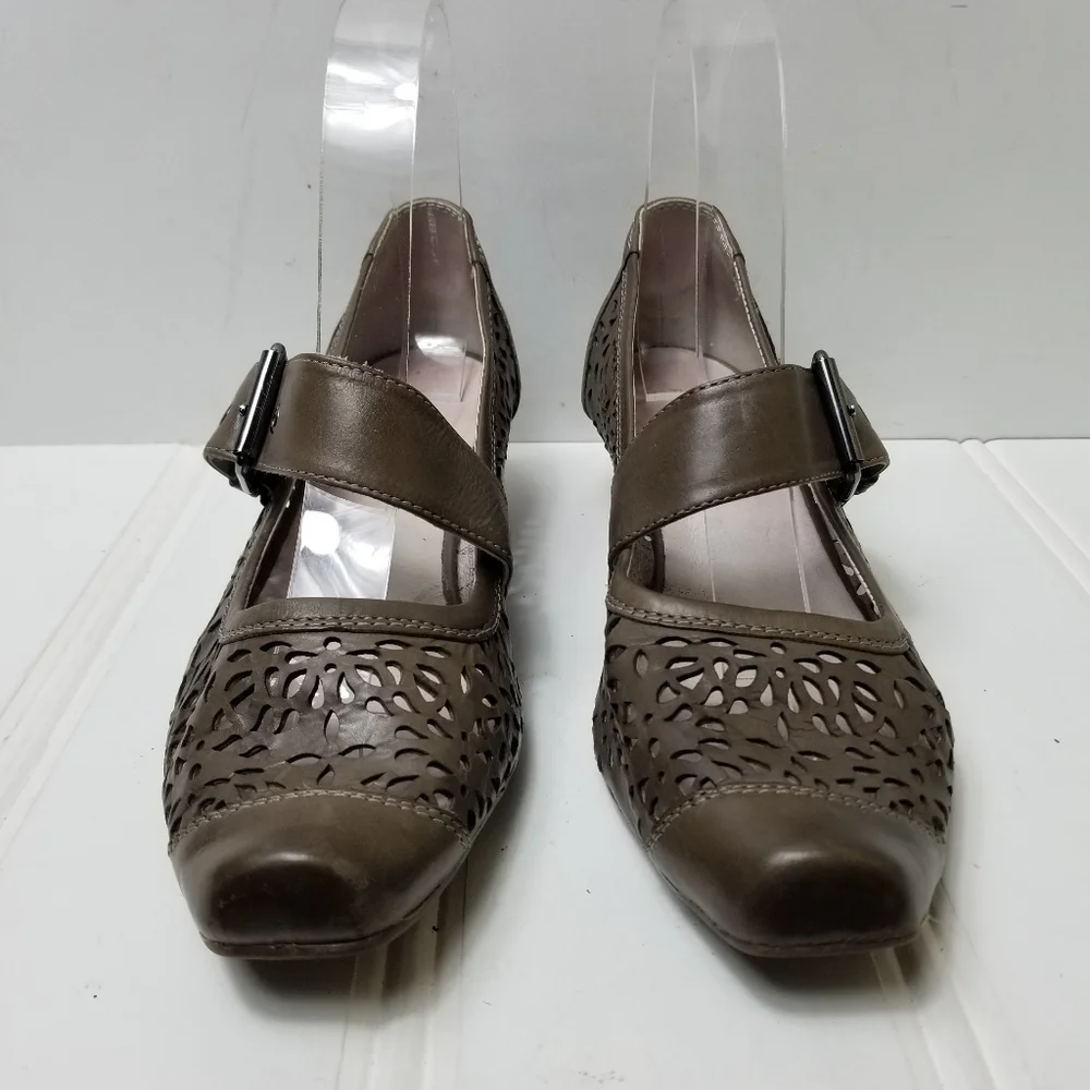 Roberto Santi Mary Jane Heels 38 8 Perforated Leather Square Toe Low Heel Shoes